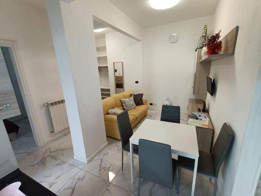 La Casa Di Lila - Appartamento Con Ingresso Indipendente E Spazio Esterno 拉帕洛 外观 照片